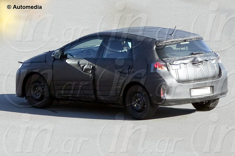 Toyota Auris 2013: Στην πρίζα!